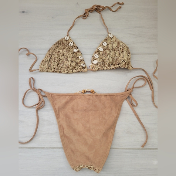 Bikini!🐚 Super cute! Size Medium. - Picture 4 of 6